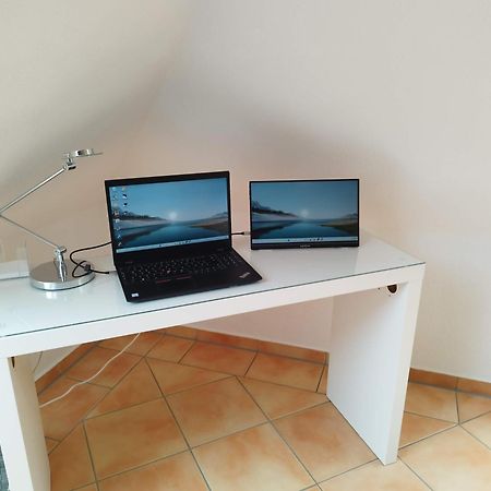 Traumblick Und Komfort - Lichtdurchflutete 85 Qm Wohnung Nahe Suedstrand Goehren Inklusive Schwimmbad Und Sauna Im Ahoi Sellin Esterno foto